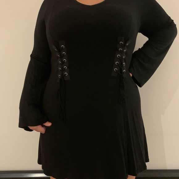 Black dress - Picture 2 of 2